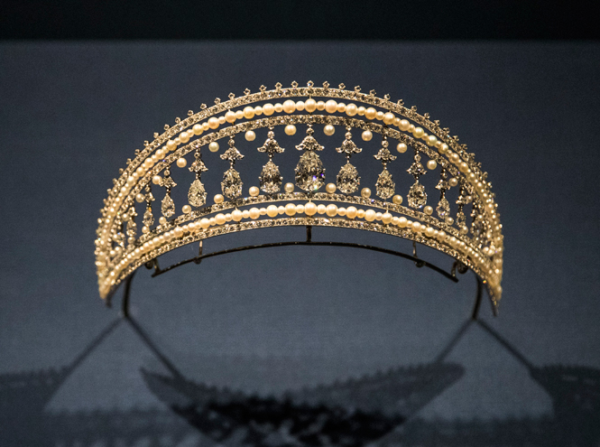 Знаменитый кокошник от Cartier 1908 года, возможно, вдохновленный Жемчужной диадемой